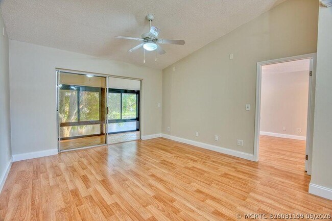 Foto del edificio - 3151 SE Aster Ln
