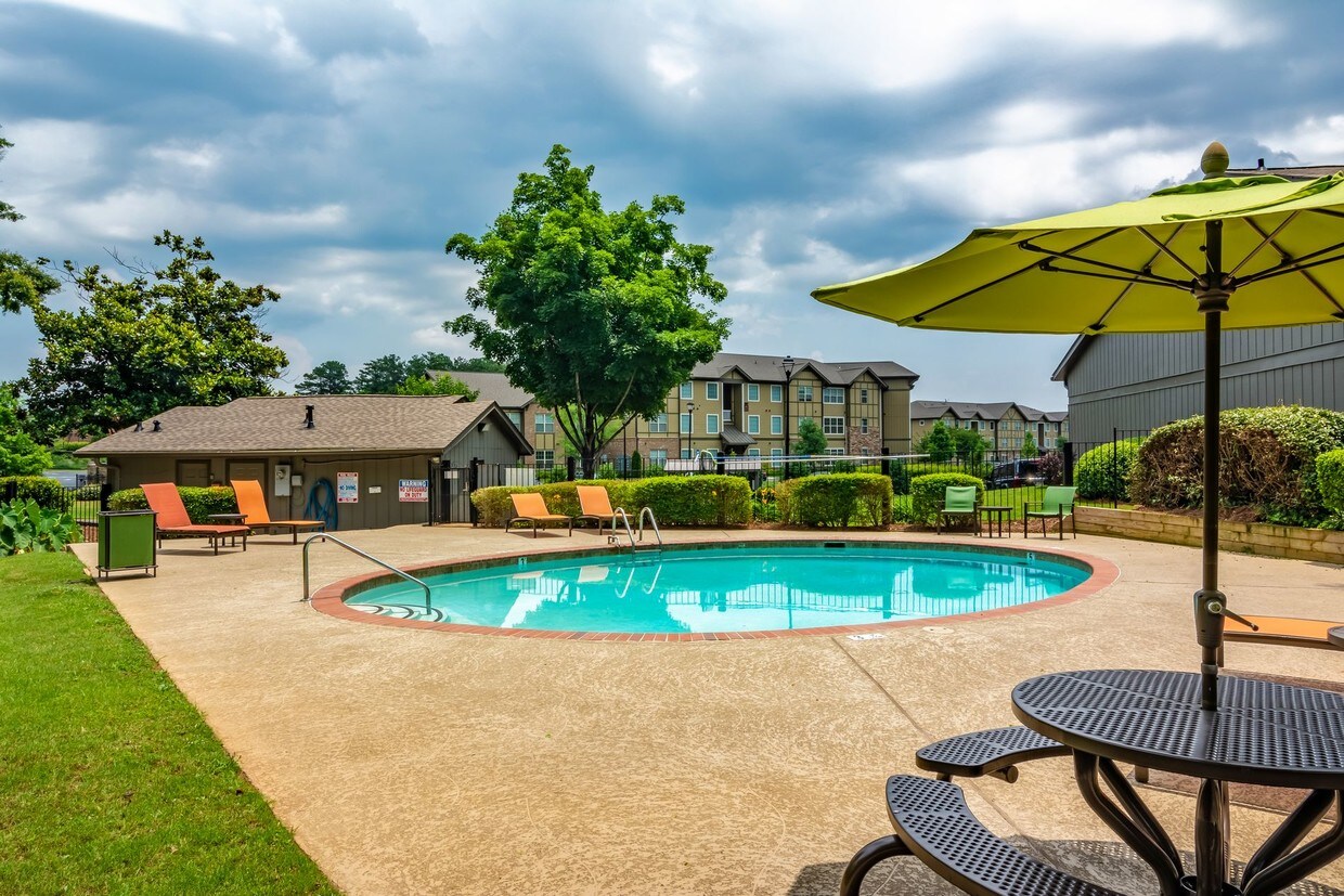 Pine Village North Apartments Smyrna, GA