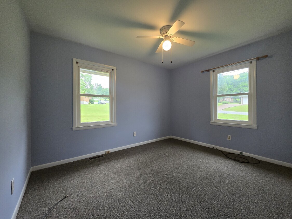 Building Photo - 1645 White Dr