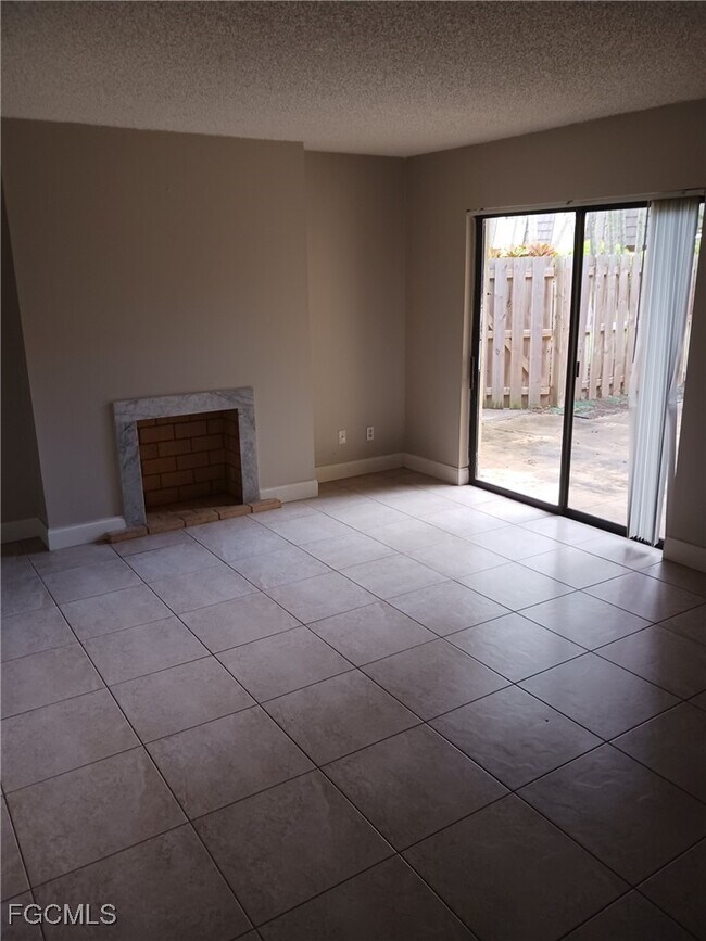 Building Photo - 12345 Woodrose Ct