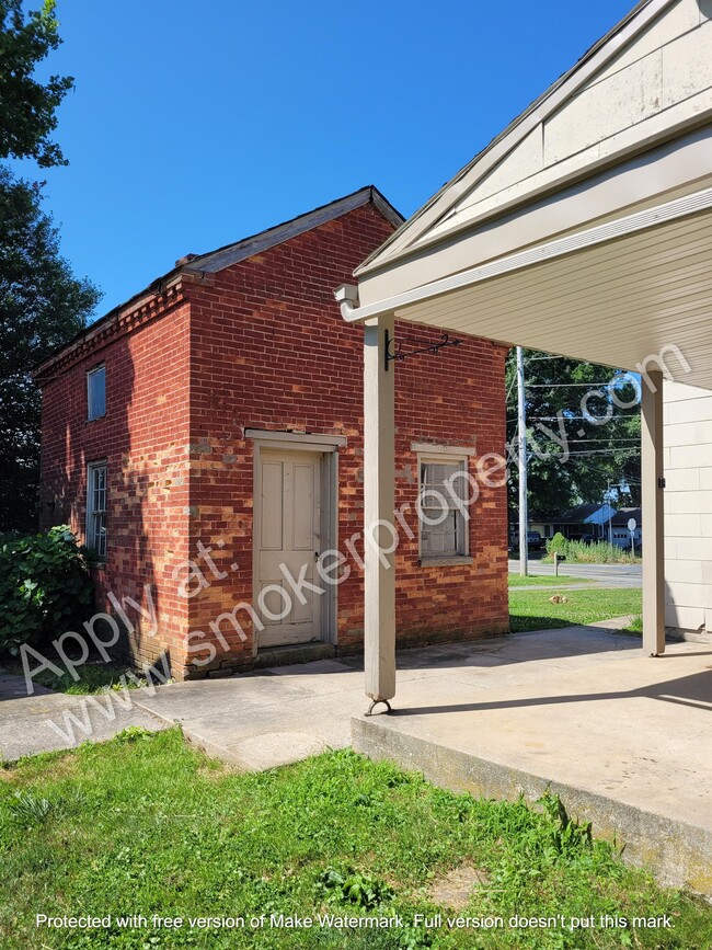 Building Photo - 739 Marticville Rd