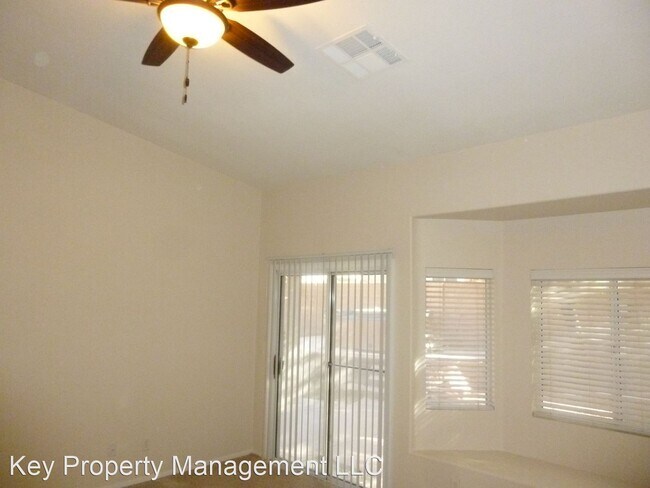Foto del edificio - 4 br, 2 bath House - 1140  Heaton Ave