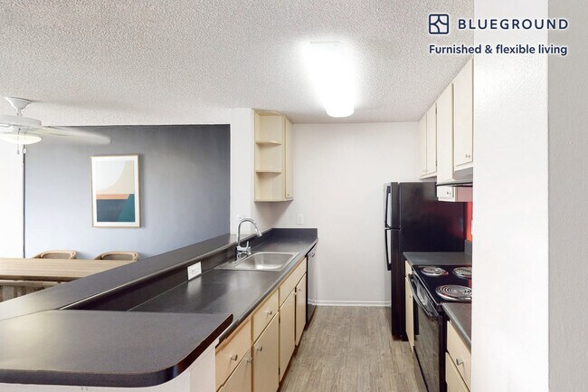 Foto del edificio - 3883 Ingraham St
