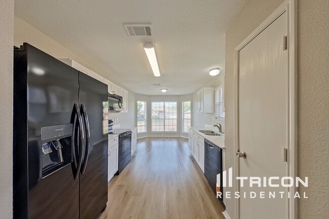 Building Photo - 1402 Misty Meadow Dr