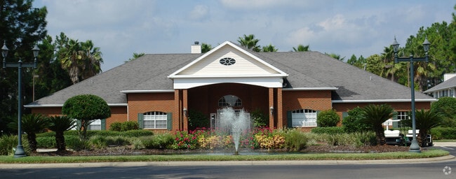 Building Photo - Hunters Crossing