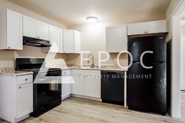 Foto del edificio - 2309 N Xanthus Ave