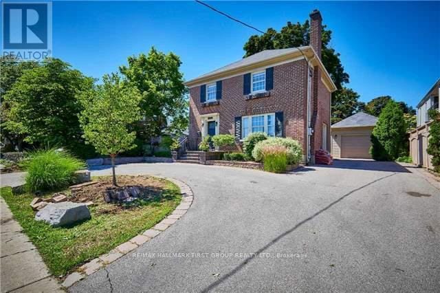 Photo du bâtiment - 24 Rossland Rd E