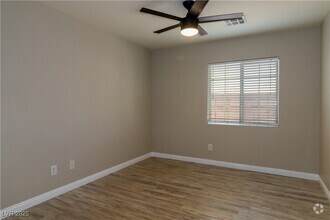 Building Photo - 8688 Little Fox St