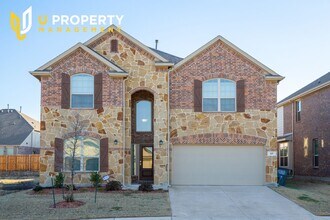Building Photo - 817 Blackhawk Dr