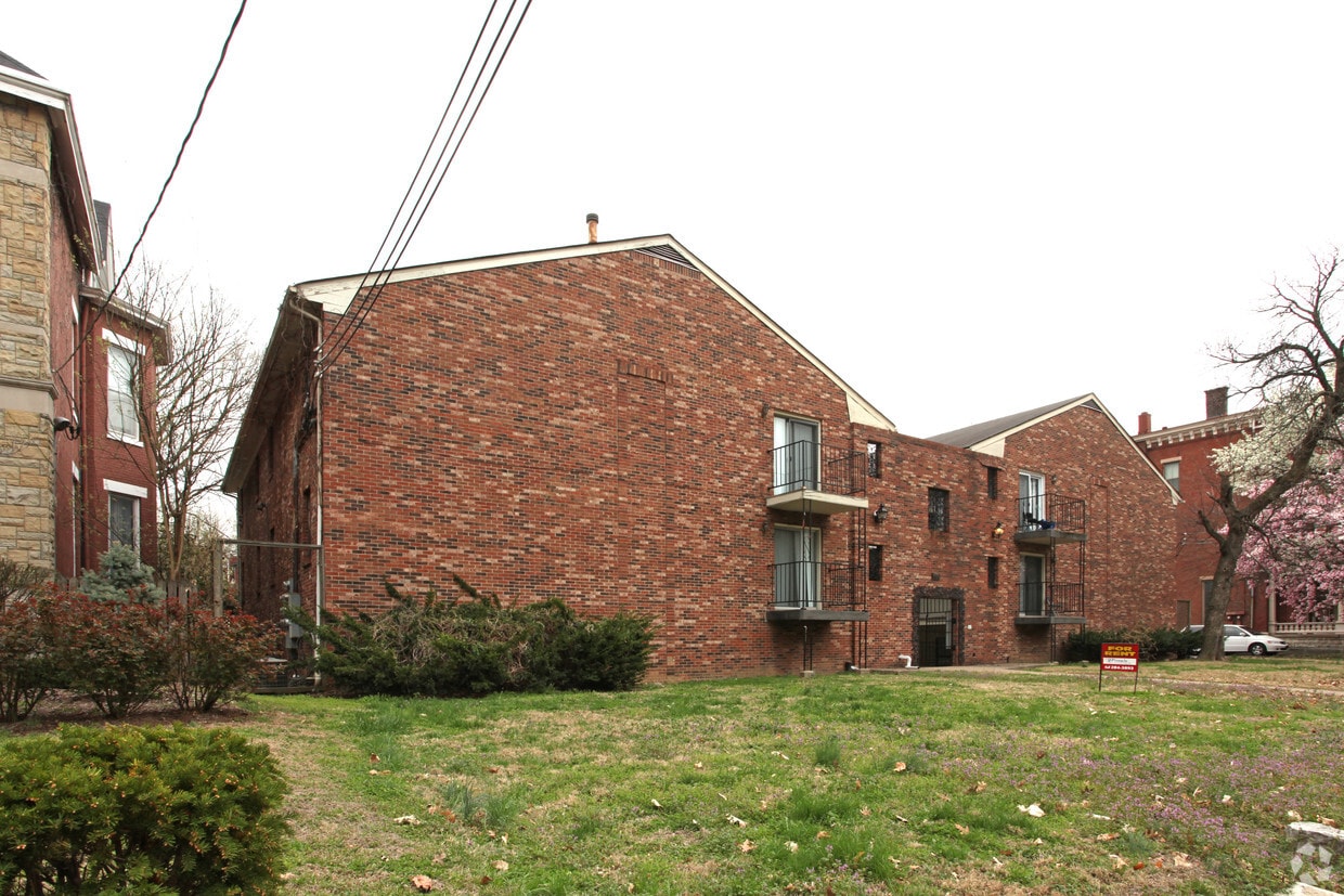 Primary Photo - Park Central Apartments