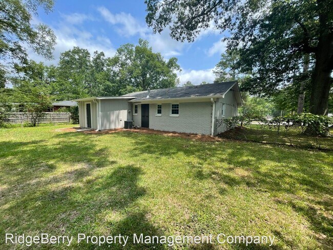 Building Photo - 3 br, 1.5 bath House - 109 Simpson Dr