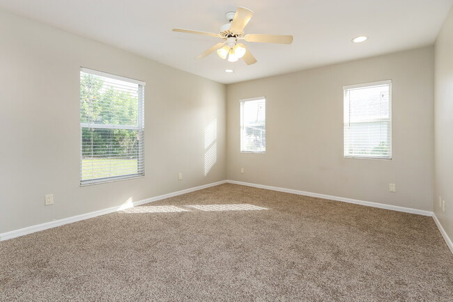Building Photo - 1413 SW 11th Pl