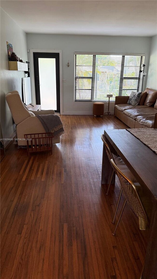 Foto del edificio - 2 NE 44th St