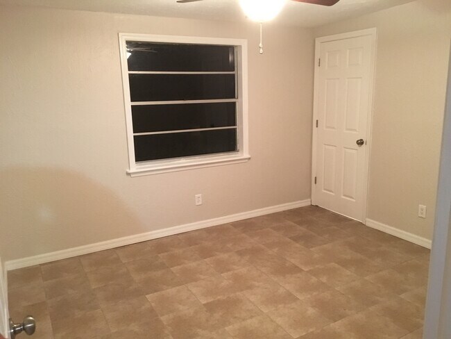 bedroom - 1027 Hagle Park Rd