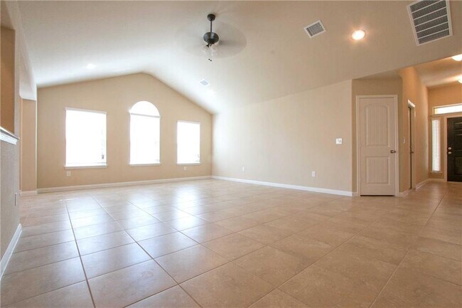 Foto del edificio - 624 Carly Ann Ln