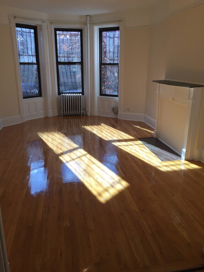 Building Photo - 37 Saint Marks Avenue, Unit 1