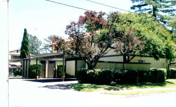 Building Photo - 8720 Lund Hill Ln