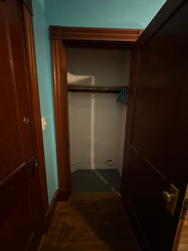 Building Photo - 124 W Broadway