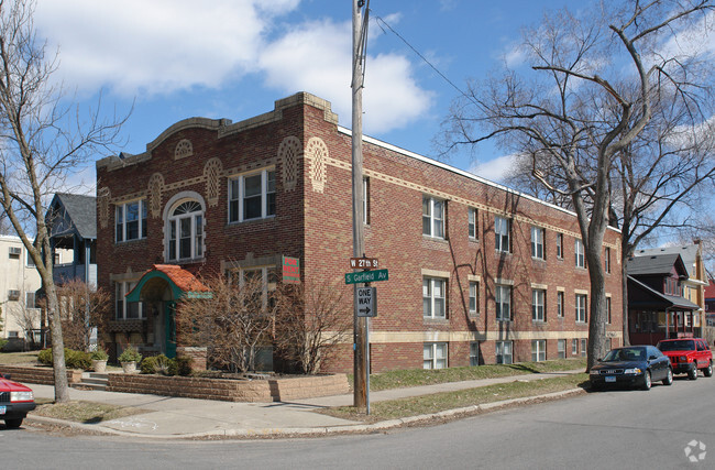 Foto del edificio - 2647 Garfield Ave