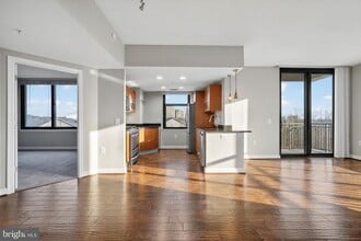 Building Photo - 2451 Midtown Ave