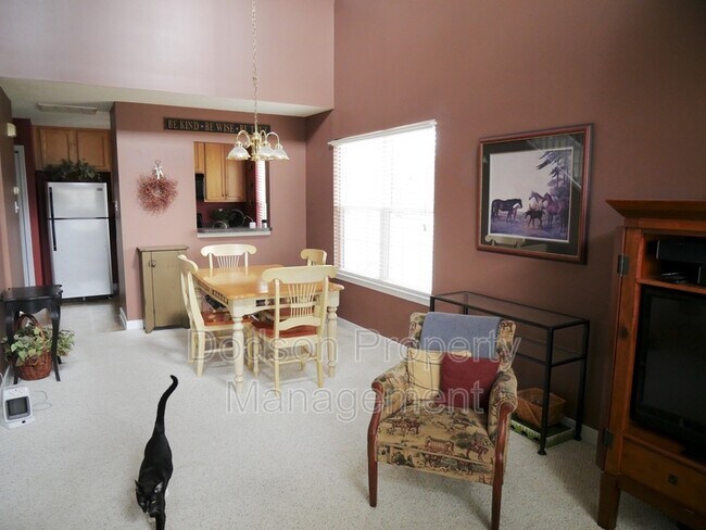 Foto del edificio - 4608 Twin Hickory Lake Dr