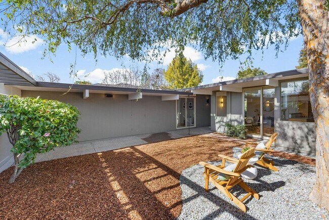 Building Photo - 729 Stendhal Ln