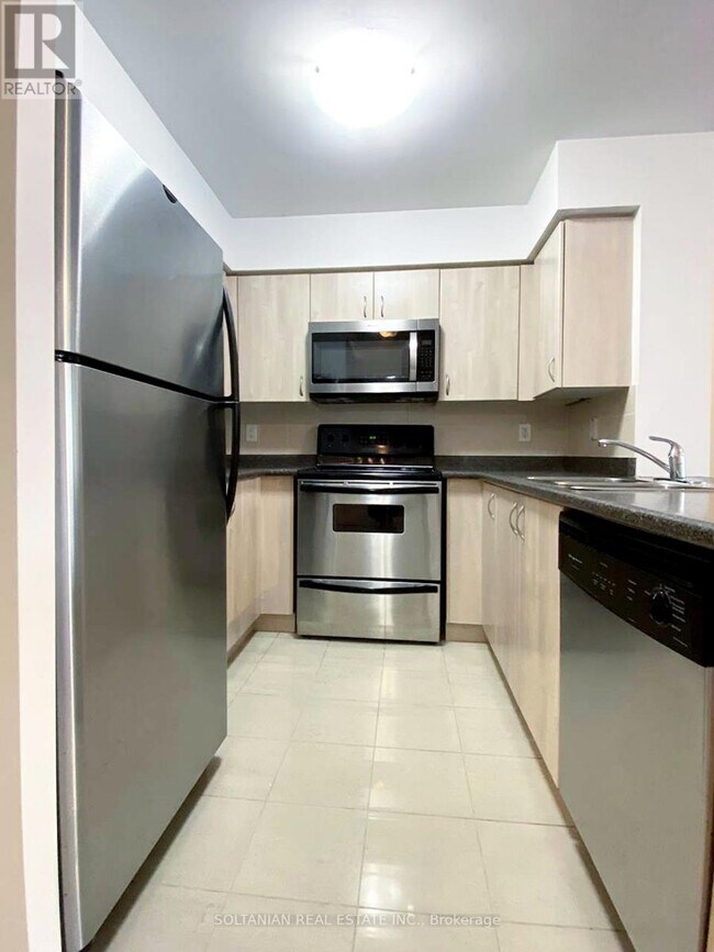 Photo du bâtiment - 4978 Yonge St