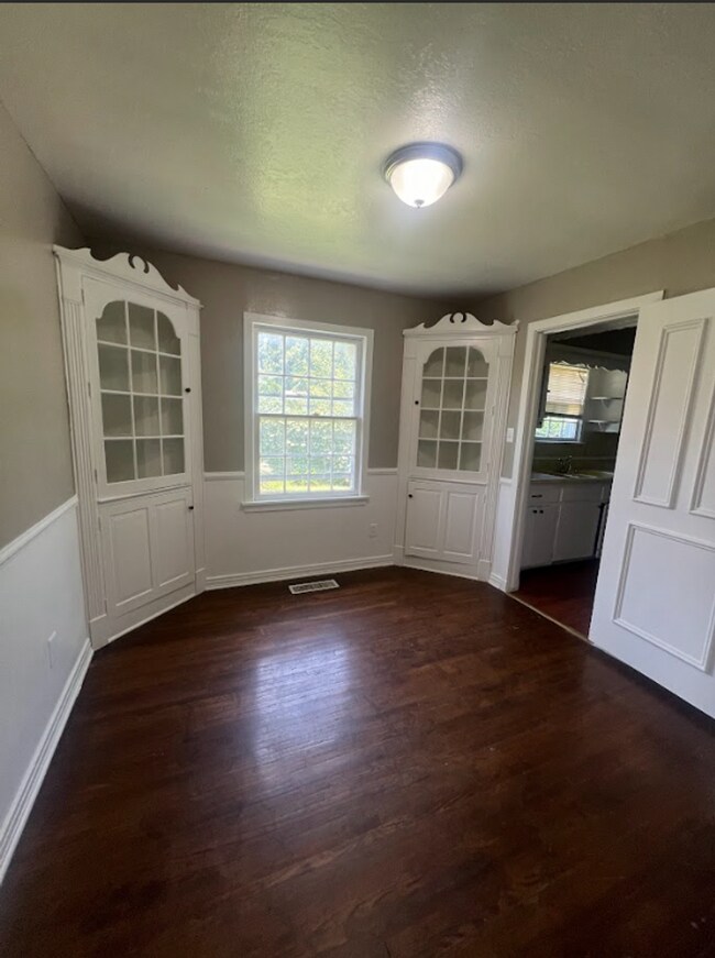 Foto del edificio - Spacious 5 Bed Home in Midwest City! **DEP...