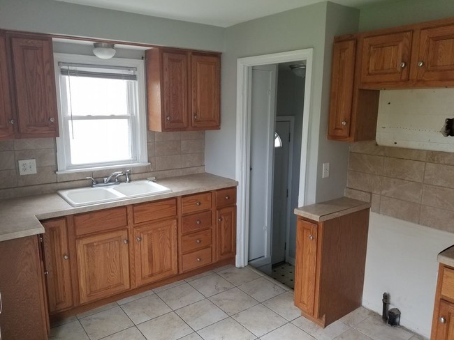 Building Photo - 5464 N. 56th Street - 3 Bedroom House