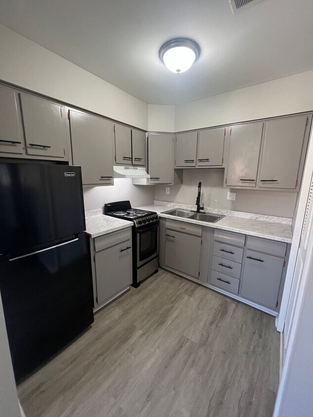 Foto principal - 2343 Harrodsburg Rd
