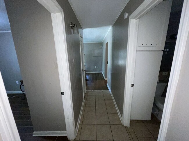 Foto del edificio - 5044 Enterprise St