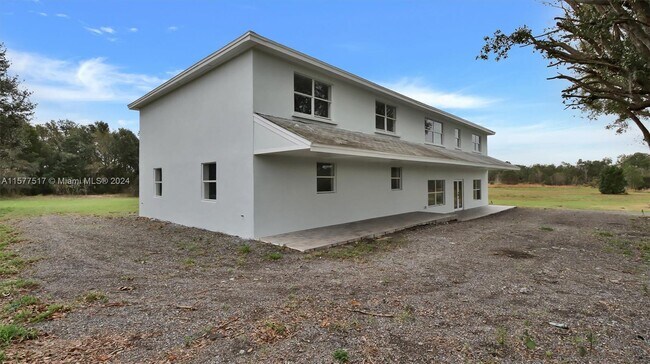 Building Photo - 2440 Wallace Rd