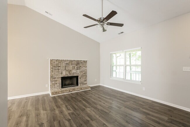 Building Photo - 103 Longfellow Ln