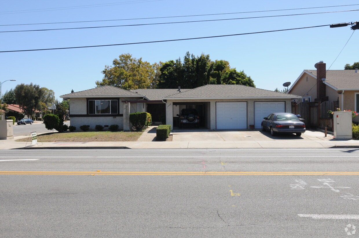 Building Photo - 1452 Curtner Ave