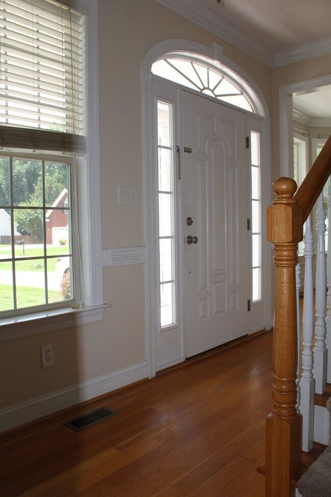 Building Photo - 113 Redfield