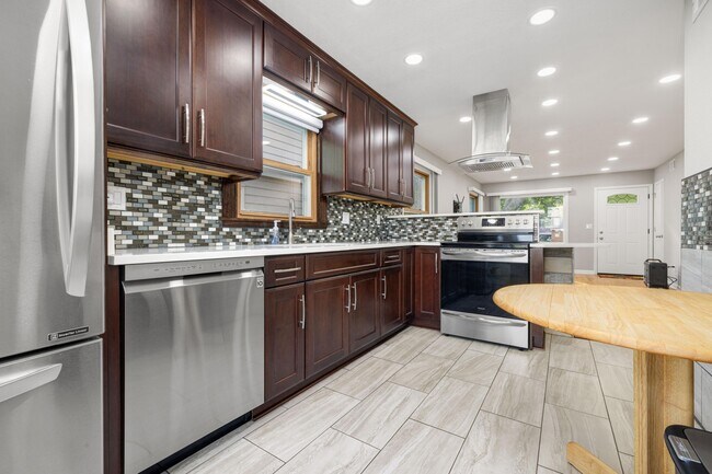 Foto del edificio - 5348 N Lydell Ave