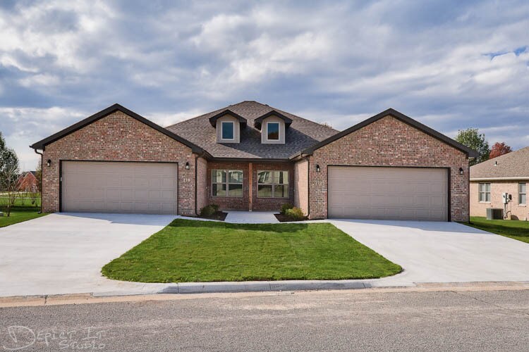 Primary Photo - 247 Turnberry Ct
