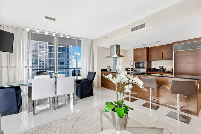Foto del edificio - 485 Brickell Ave