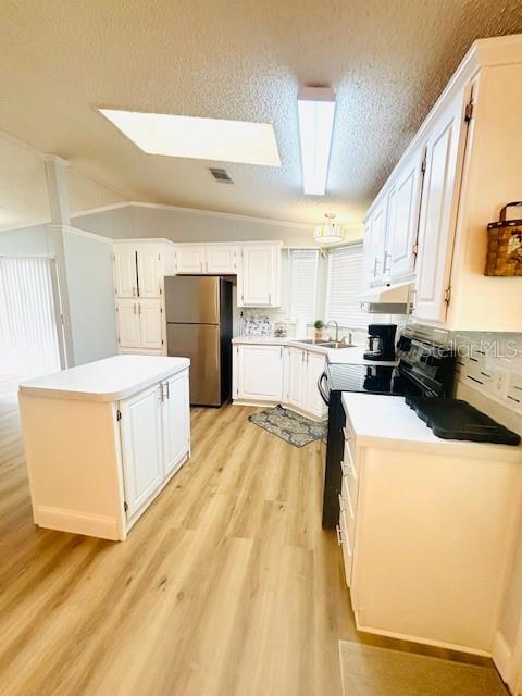 Foto del edificio - 7112 Pine Needle Ln