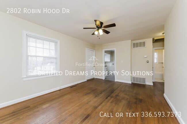 Foto del edificio - 2802 Robin Hood Dr
