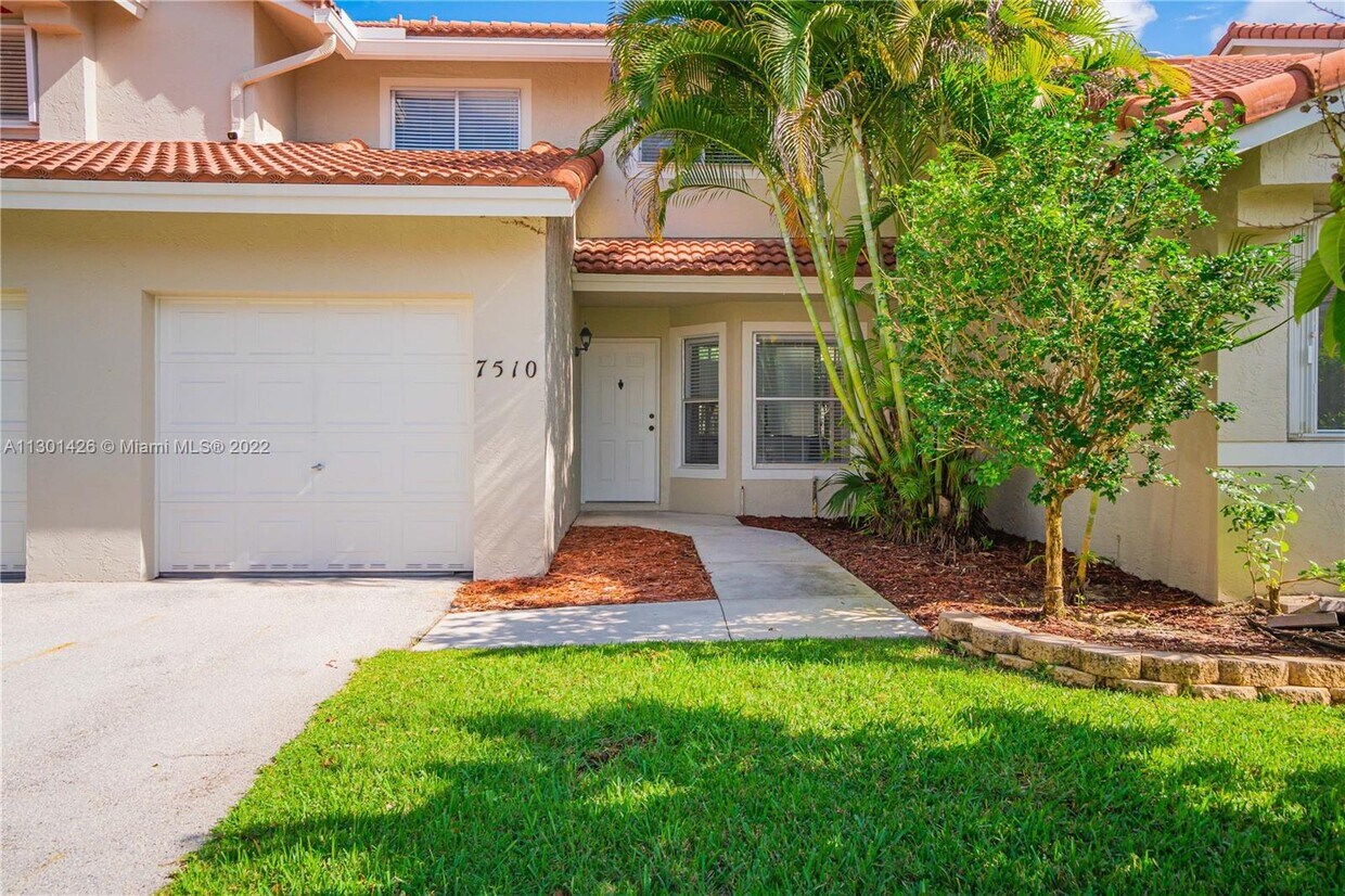 7510 Pinewalk Dr S, Margate, FL 33063 Townhouse for Rent in Margate