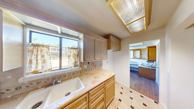 Building Photo - Peacock Valley HOA 2 Bedroom 1 Bathroom 55...