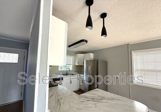 Foto del edificio - 2213 Spence Cir