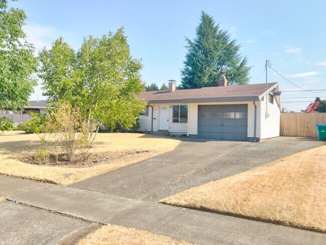 Foto del edificio - Russell Ranch with Hardwoods, Garage, A/C,...