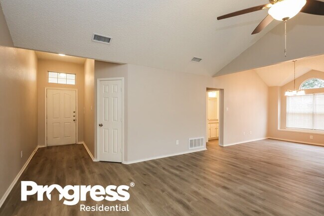Building Photo - 902 Switzer Ln