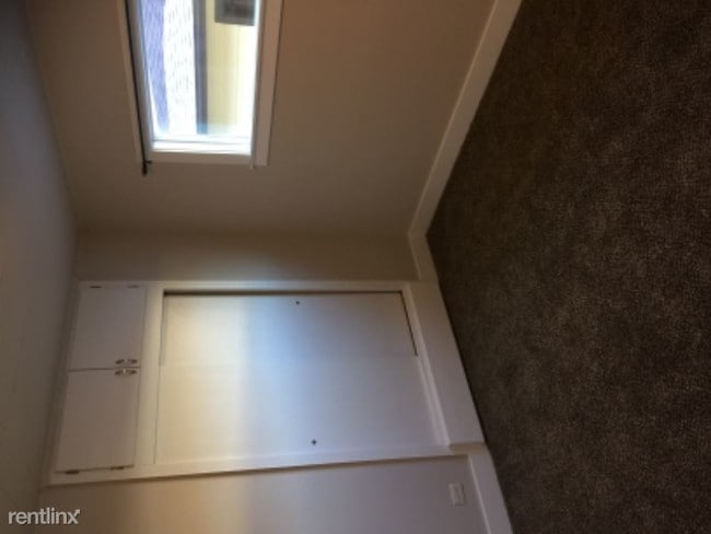 Building Photo - 3 br, 1 bath Apartment - 1645 B Street