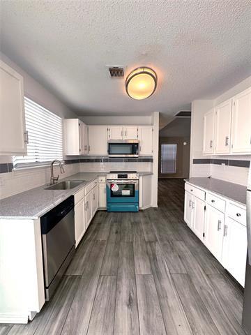 Foto del edificio - 10320 Wood Heights Dr