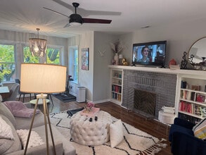 Building Photo - 4741 N Maplewood Ave