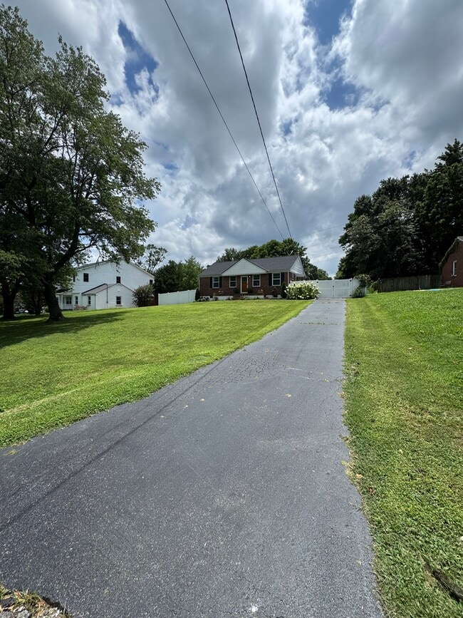Building Photo - 2942 Sinbad Dr