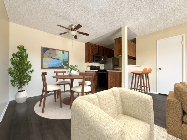 Building Photo - Villa Tarzana Apartments